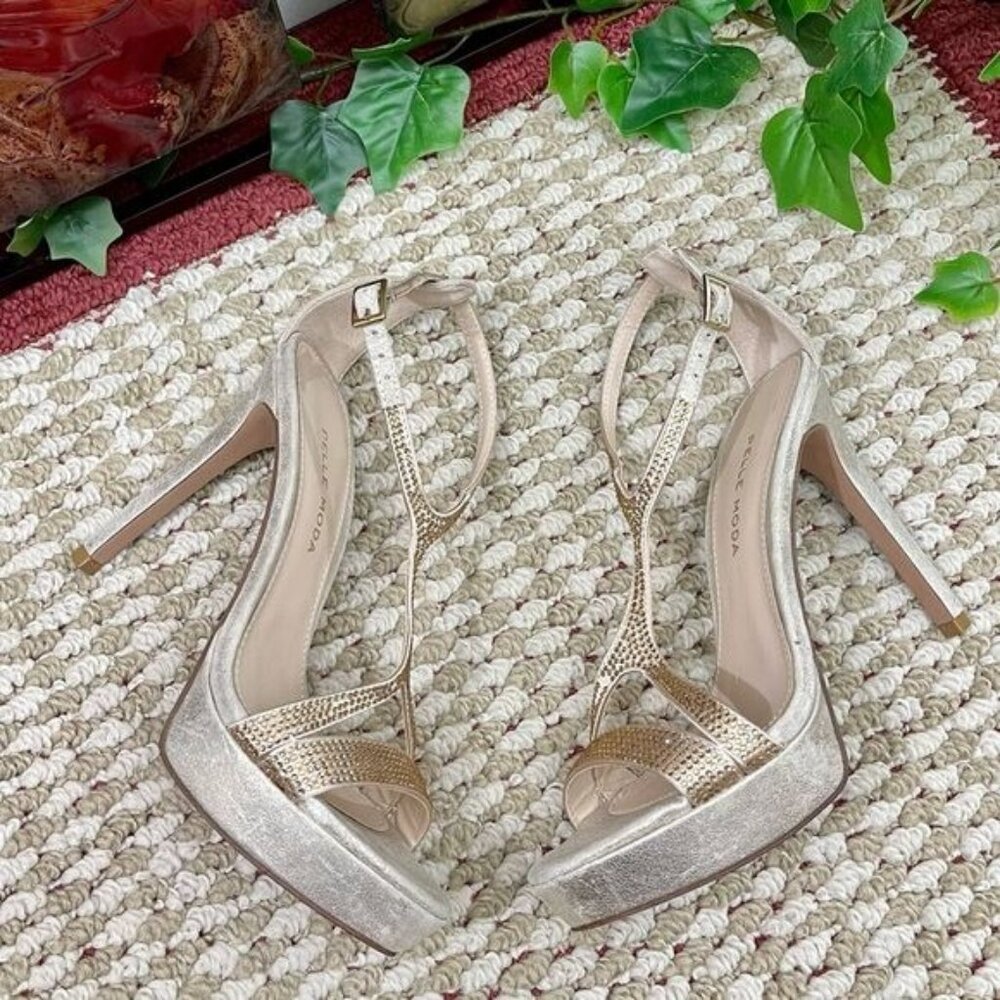 Pelle Moda Gold Glamour Heels - Picture 7 of 12